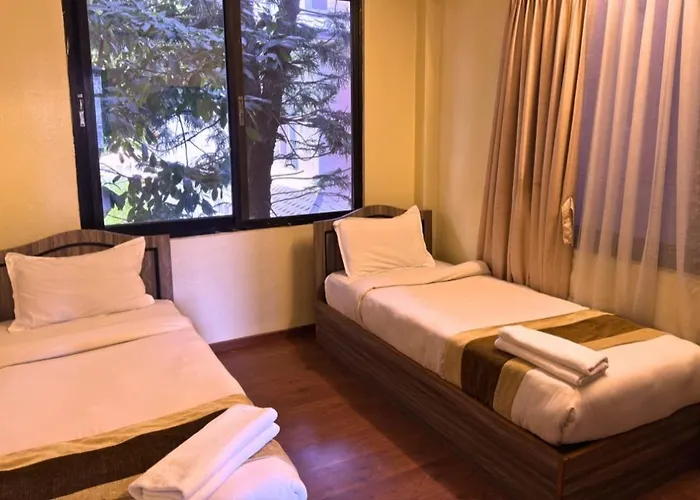 Hotel Yangchen 2*