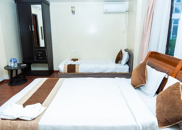 Hotel Yangchen 2*
